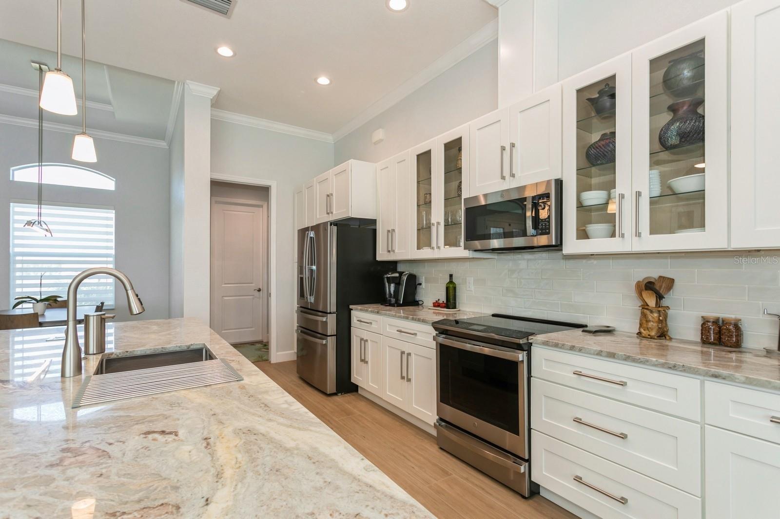Image 16 of 57 For 180 Rotonda Boulevard N