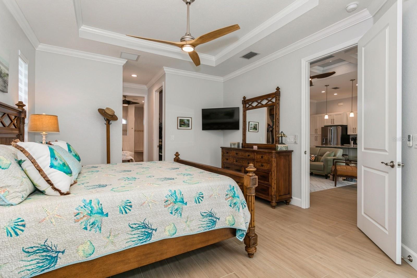 Image 25 of 57 For 180 Rotonda Boulevard N