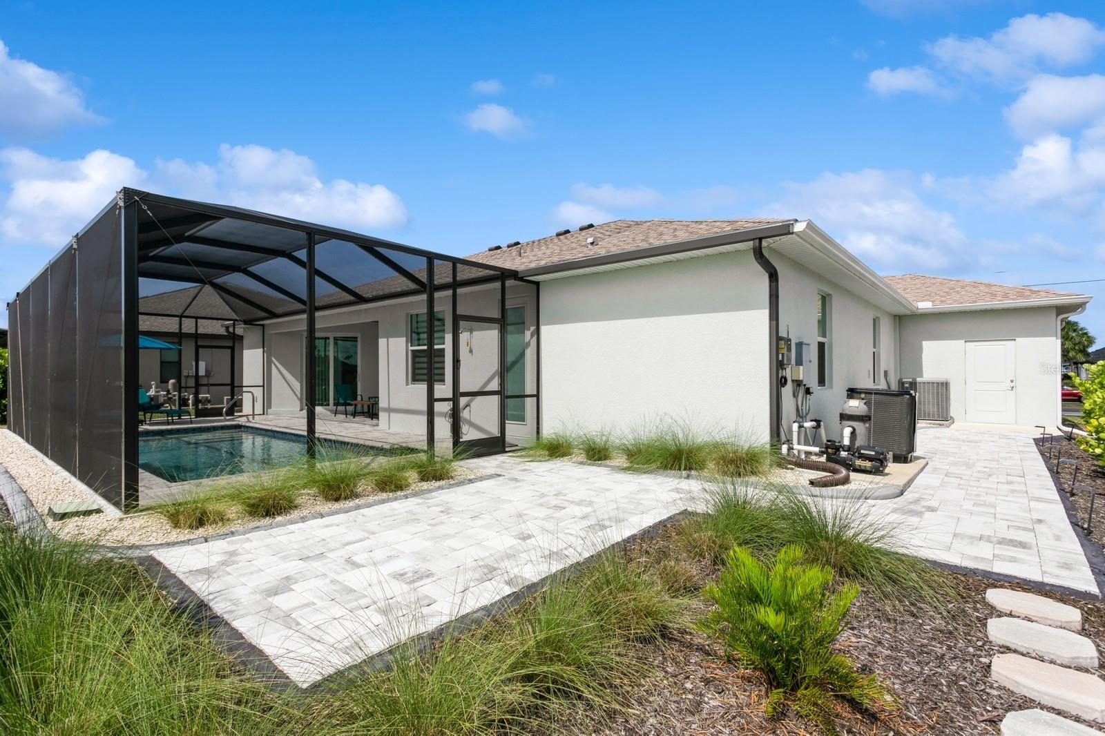 Image 52 of 57 For 180 Rotonda Boulevard N