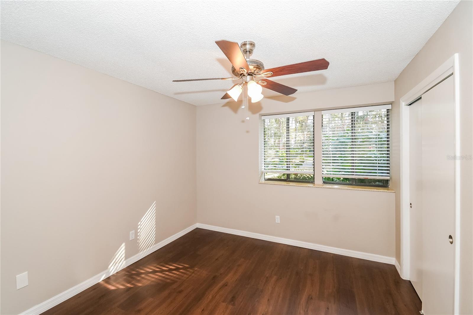 Image 10 of 16 For 10952 Clairboro Road E