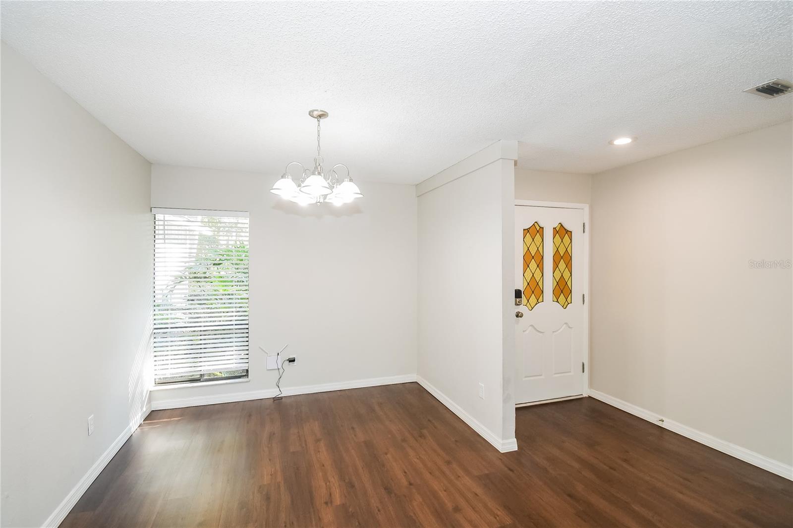 Image 5 of 16 For 10952 Clairboro Road E
