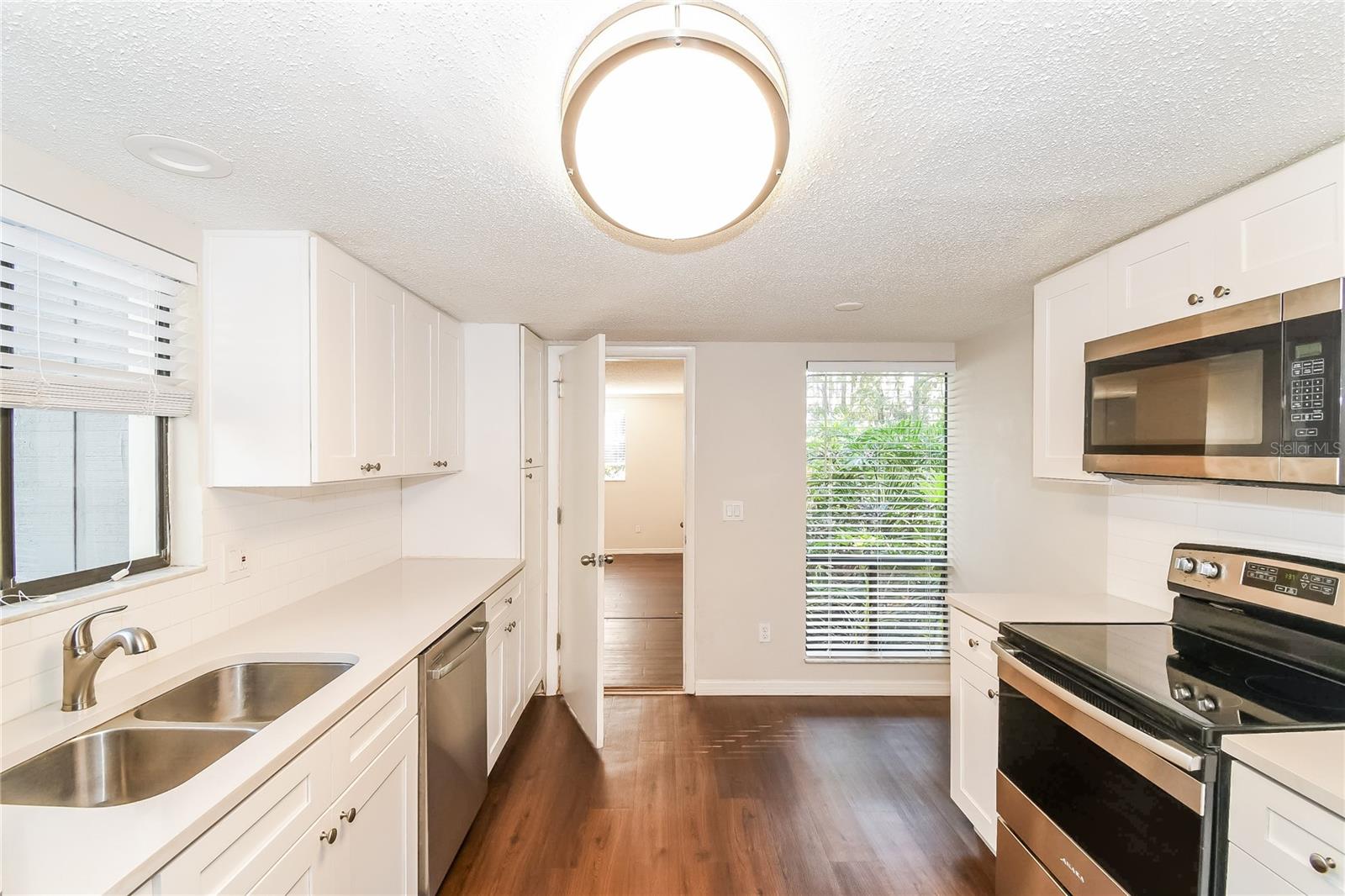 Image 7 of 16 For 10952 Clairboro Road E