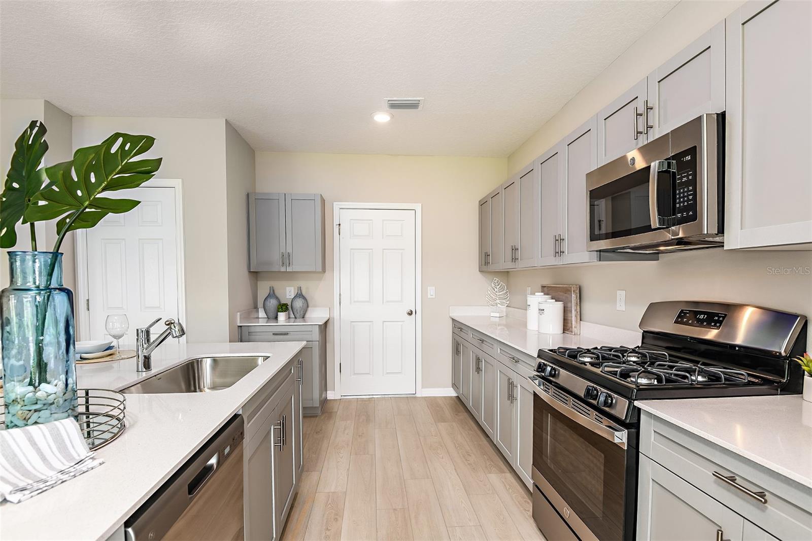 Image 7 of 26 For 12842 Canter Call Road