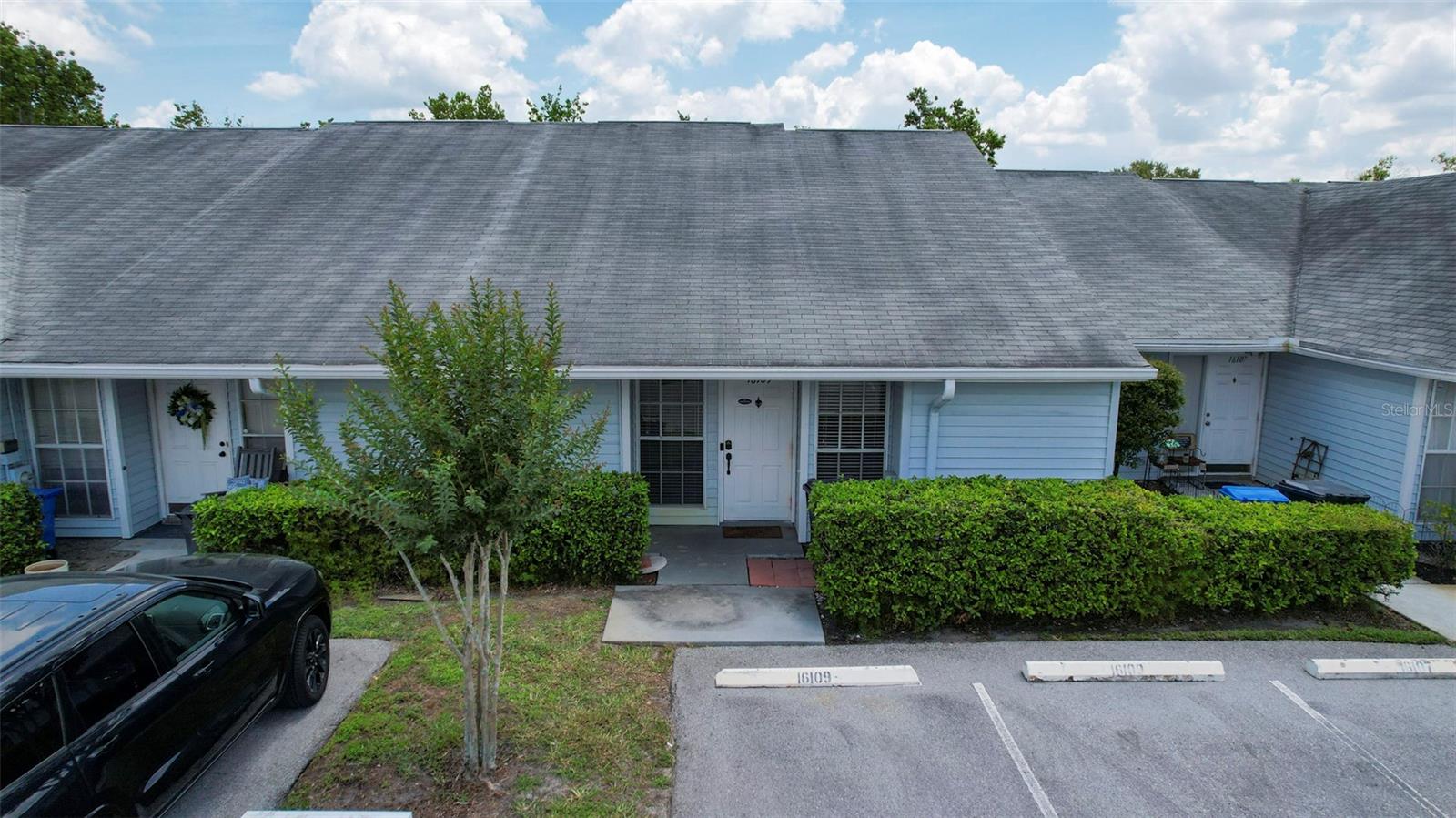 Image 27 of 33 For 16109 Rambling Vine Drive E