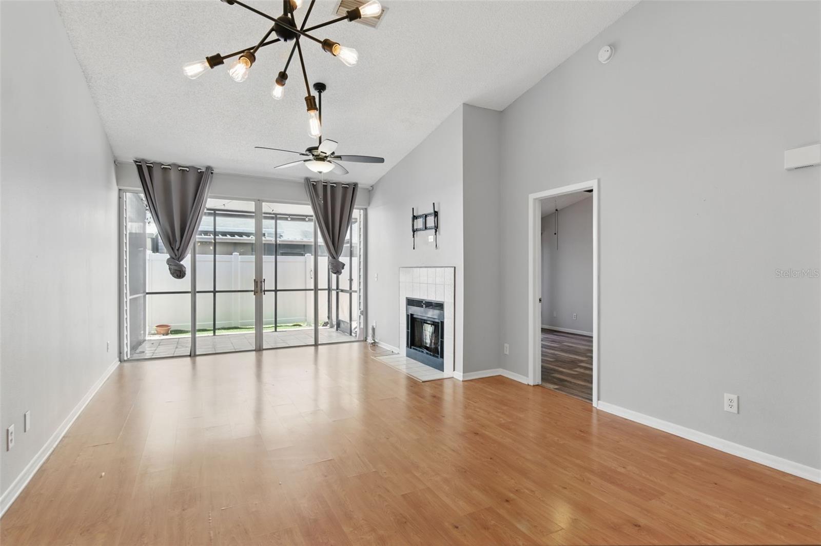 Image 5 of 33 For 16109 Rambling Vine Drive E