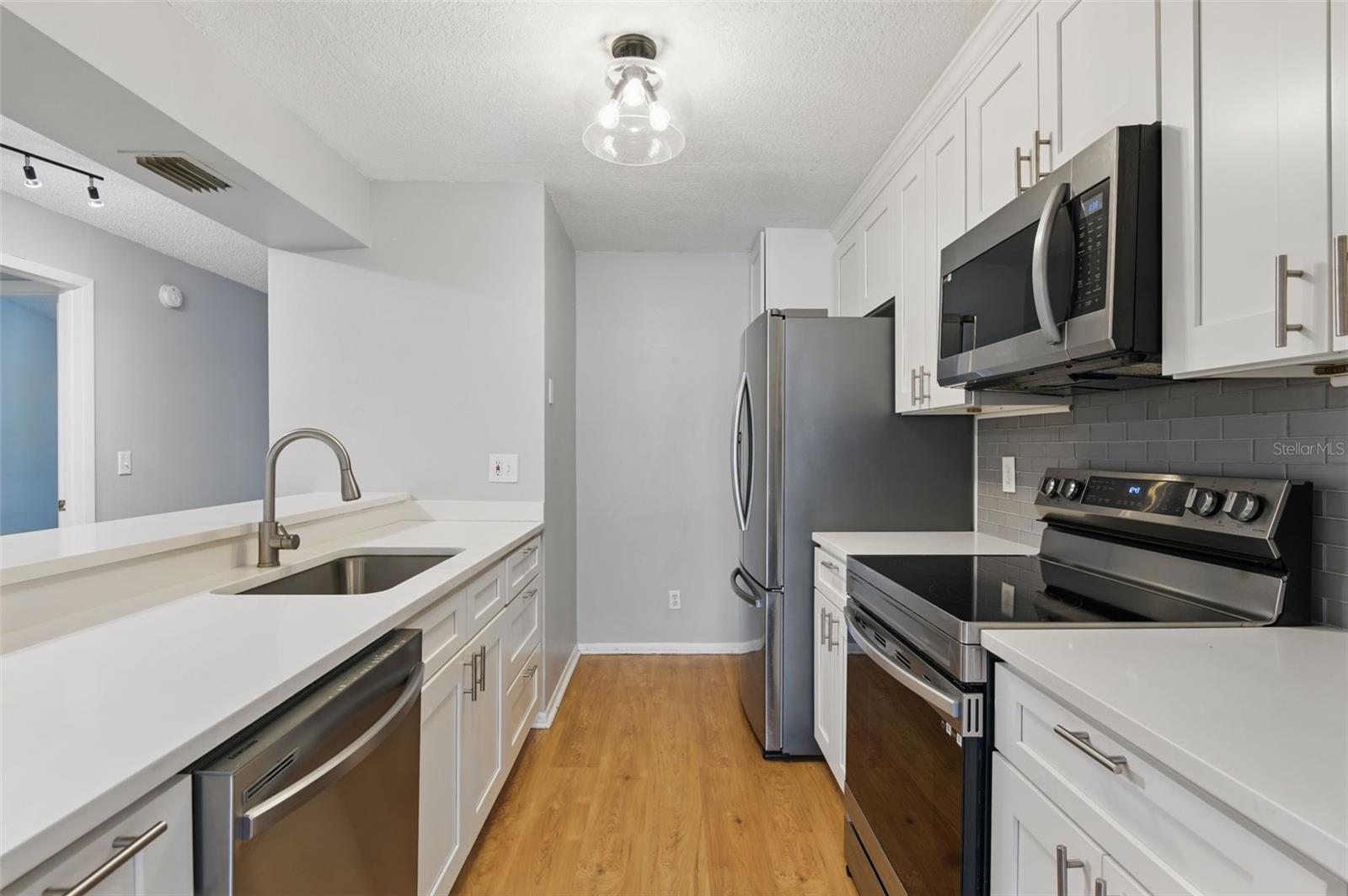 Image 7 of 33 For 16109 Rambling Vine Drive E