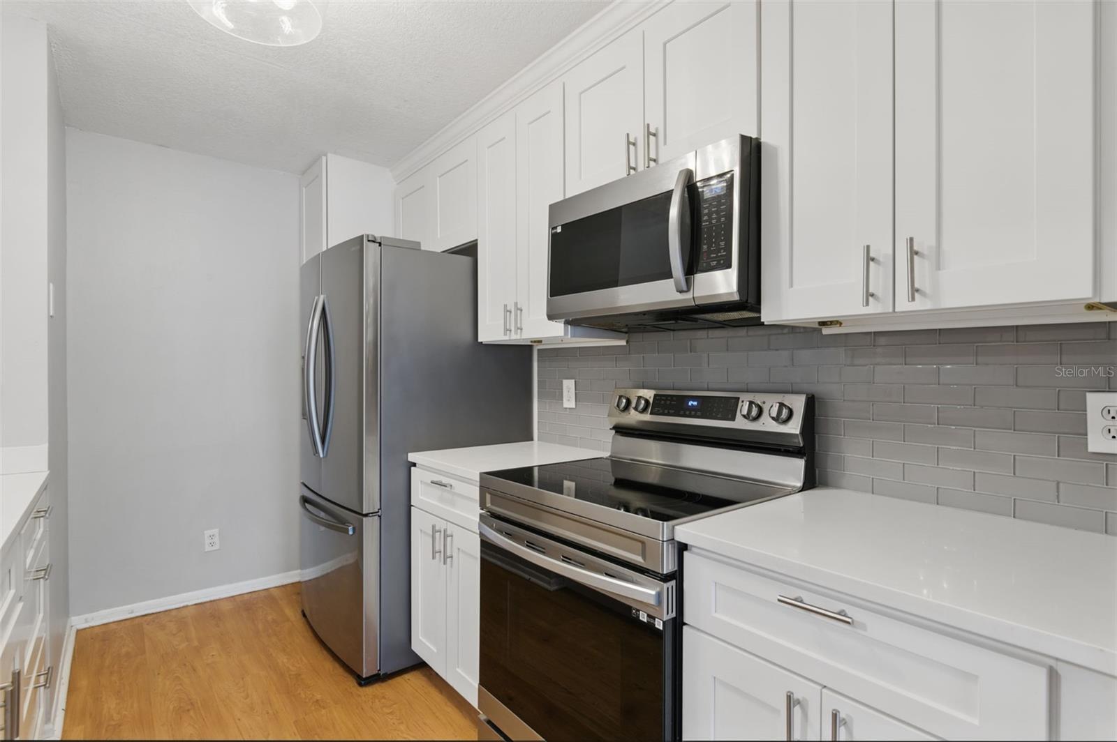Image 9 of 33 For 16109 Rambling Vine Drive E