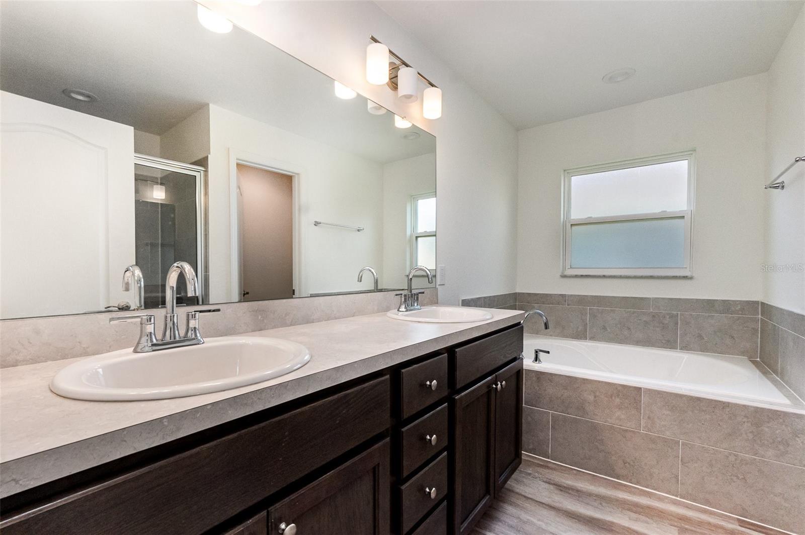 Image 11 of 12 For 6050 Eagle Pointe Drive
