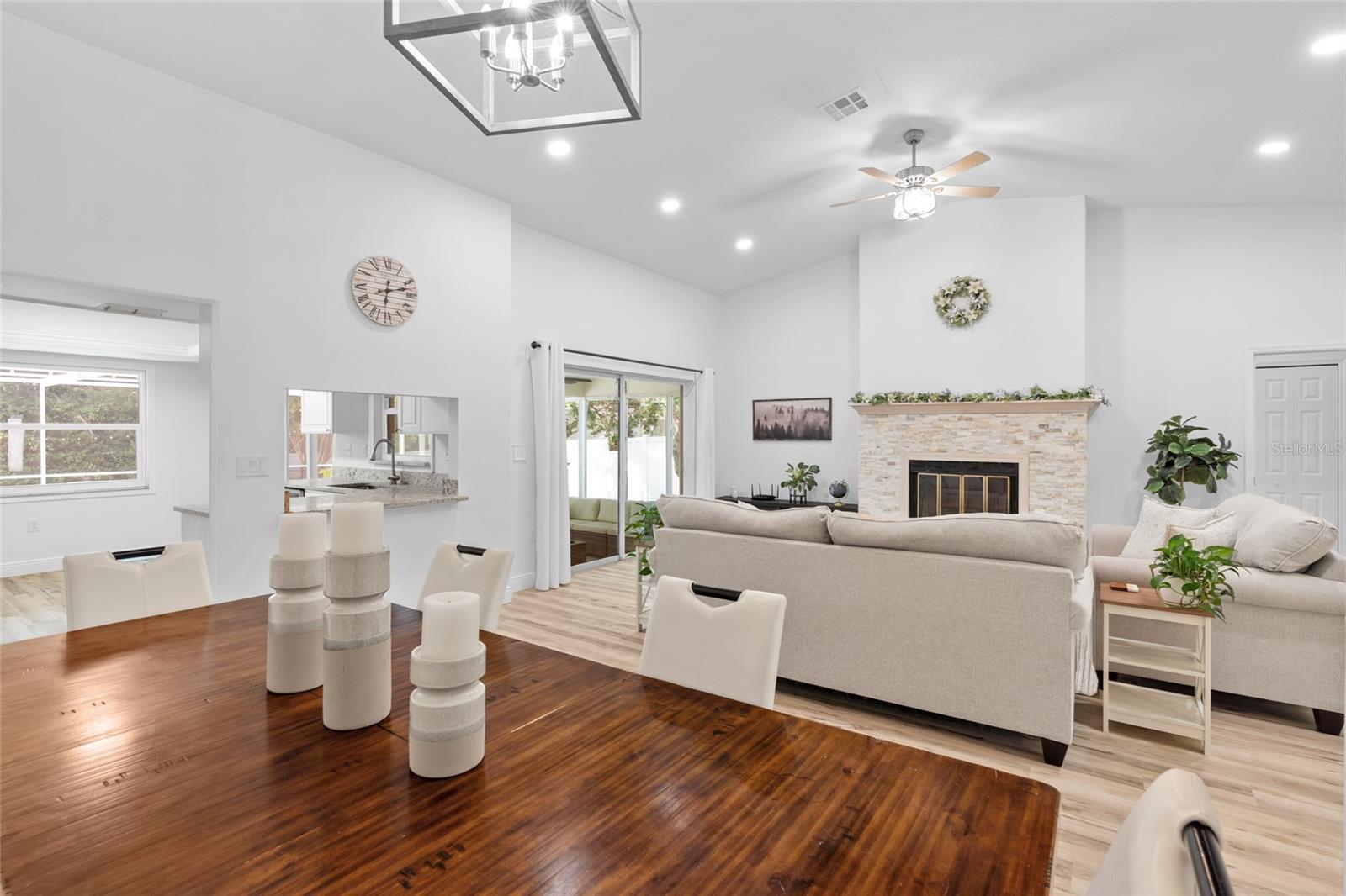 Image 4 of 45 For 1562 Coastal Place