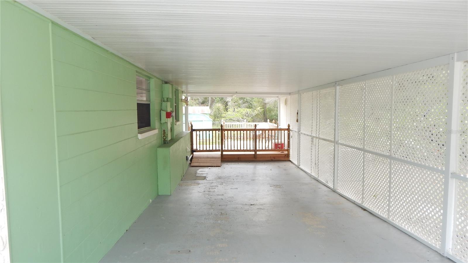 Listing photo id 13 for 5287 Azalea Circle