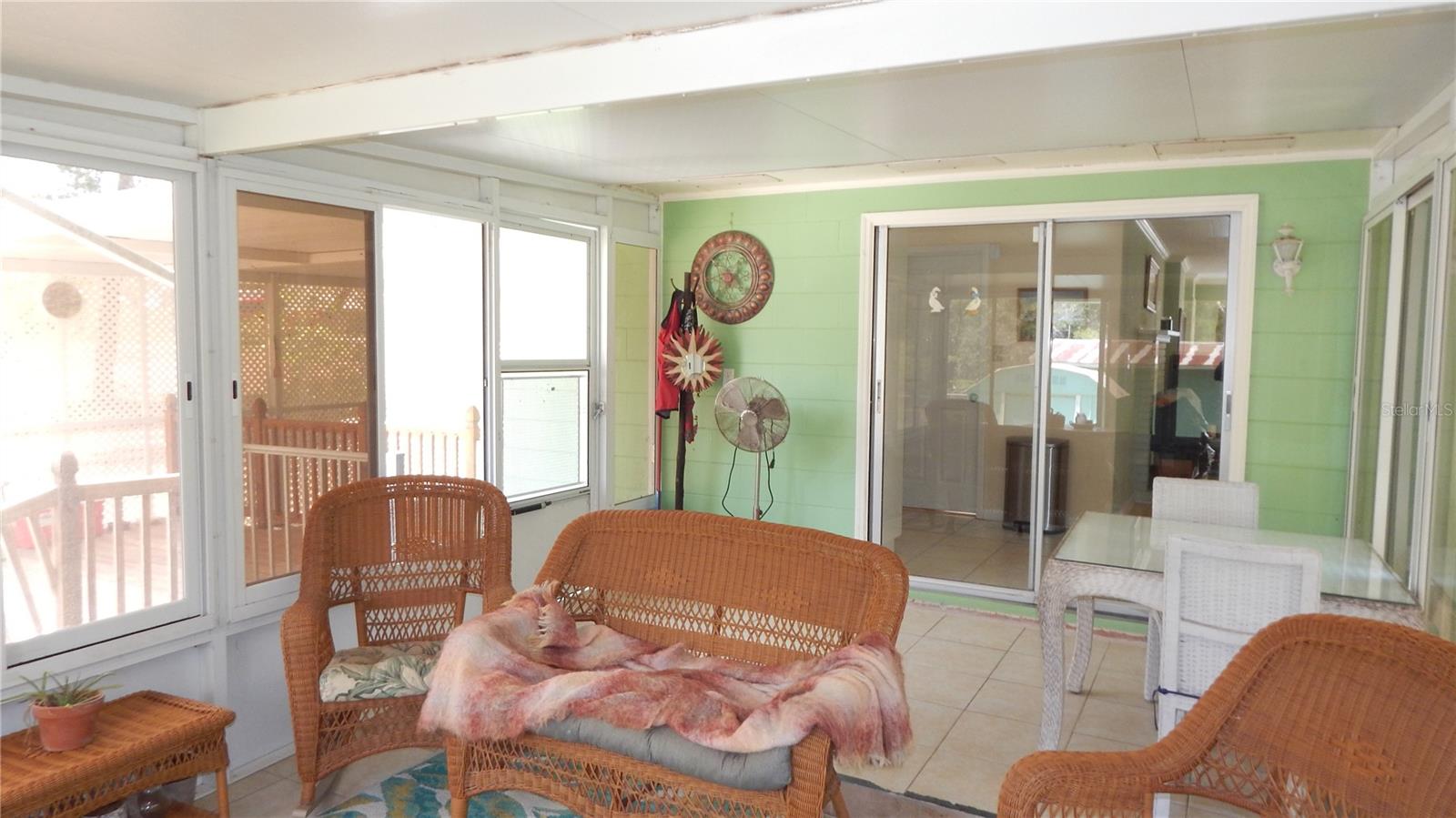 Listing photo id 17 for 5287 Azalea Circle