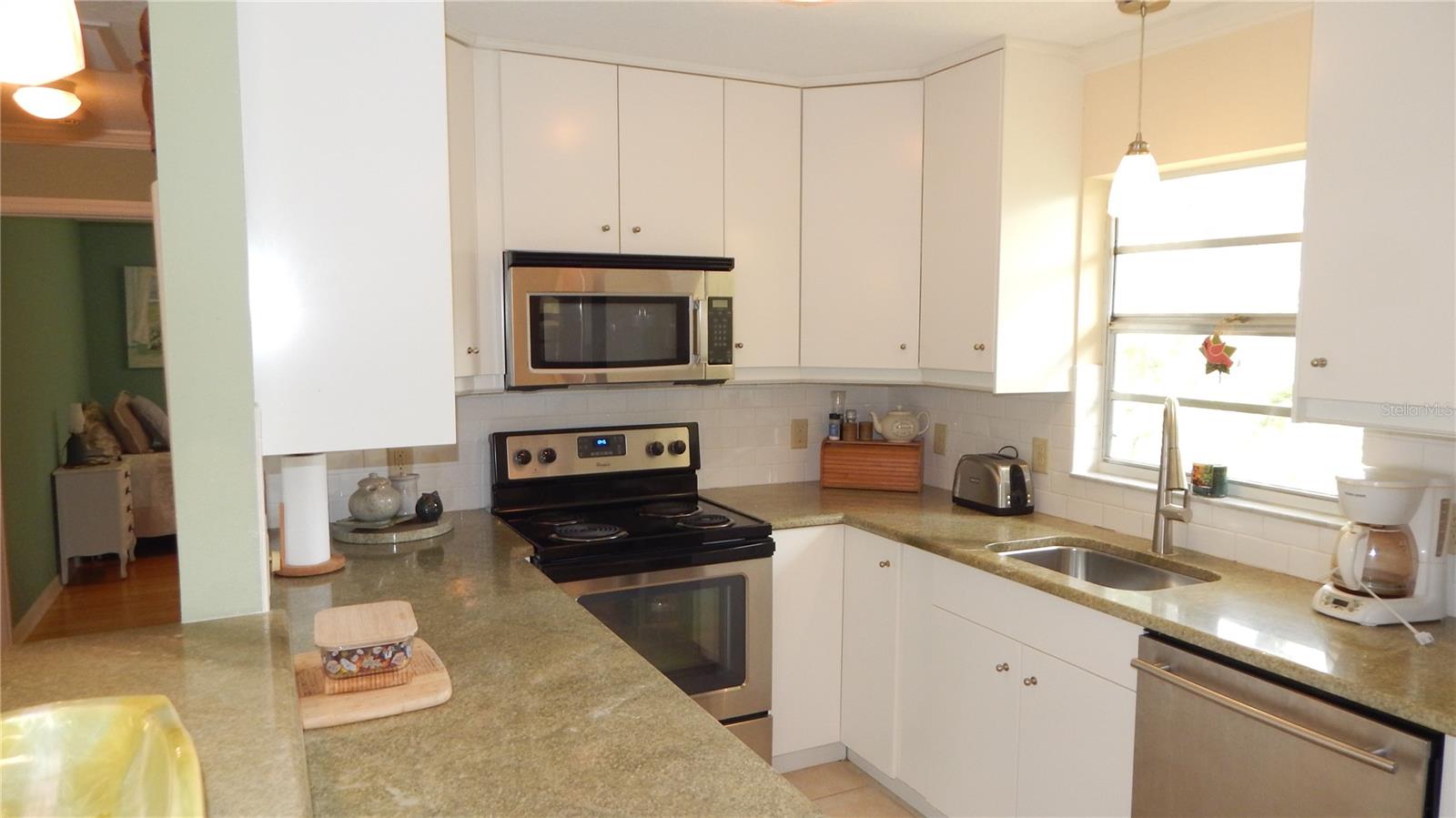 Listing photo id 23 for 5287 Azalea Circle