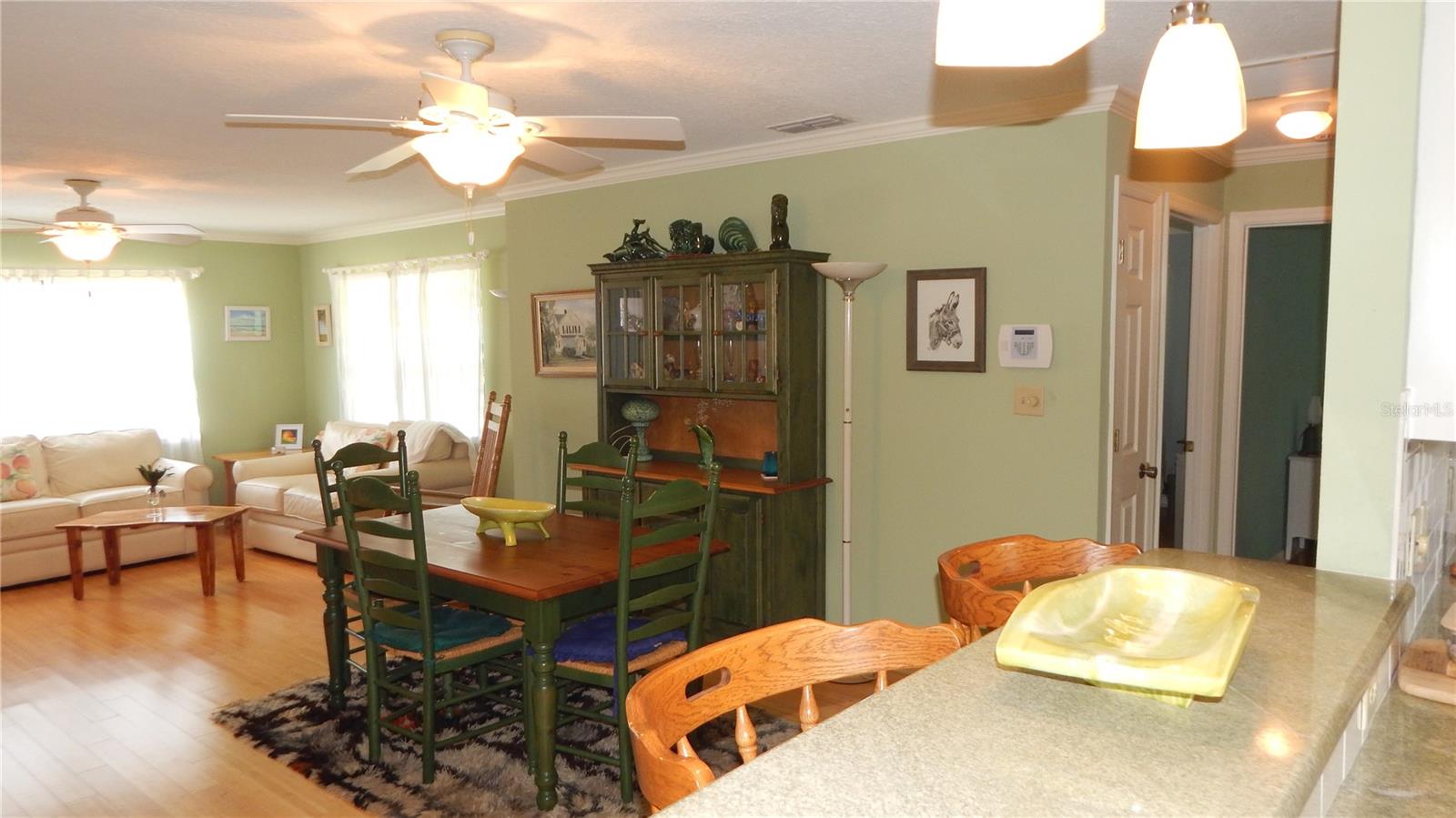 Listing photo id 32 for 5287 Azalea Circle