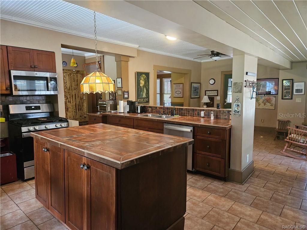 Image 2 of 72 For 754 2nd Avenue