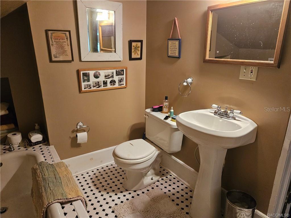 Image 30 of 72 For 754 2nd Avenue
