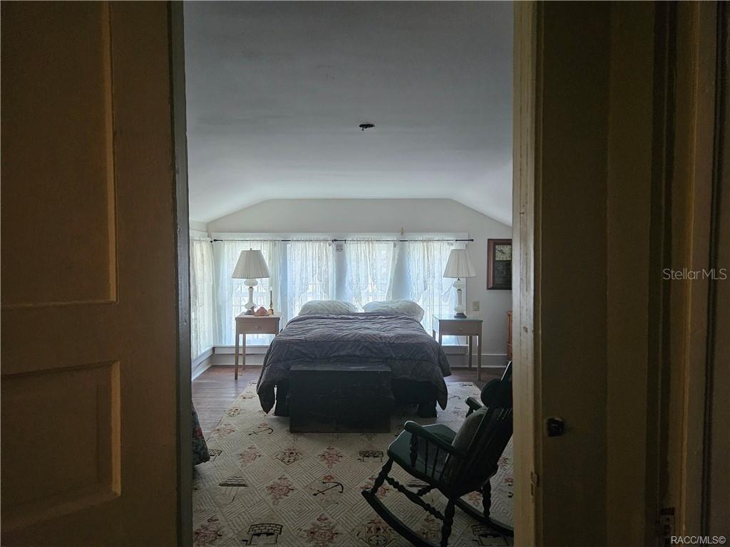Image 33 of 72 For 754 2nd Avenue
