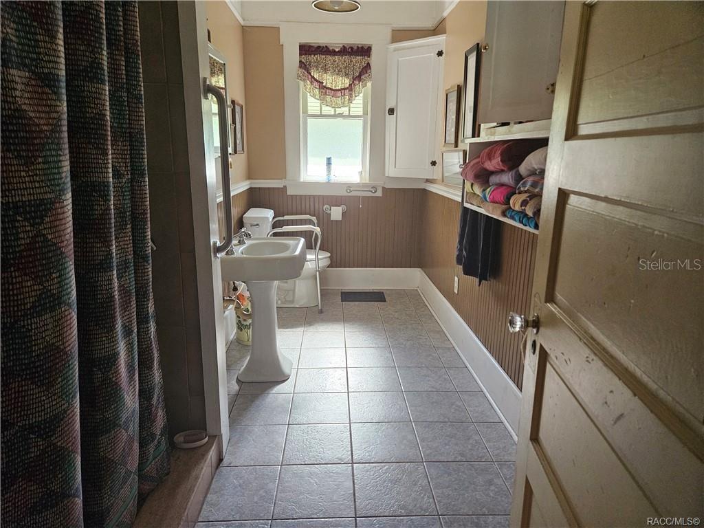 Image 39 of 72 For 754 2nd Avenue