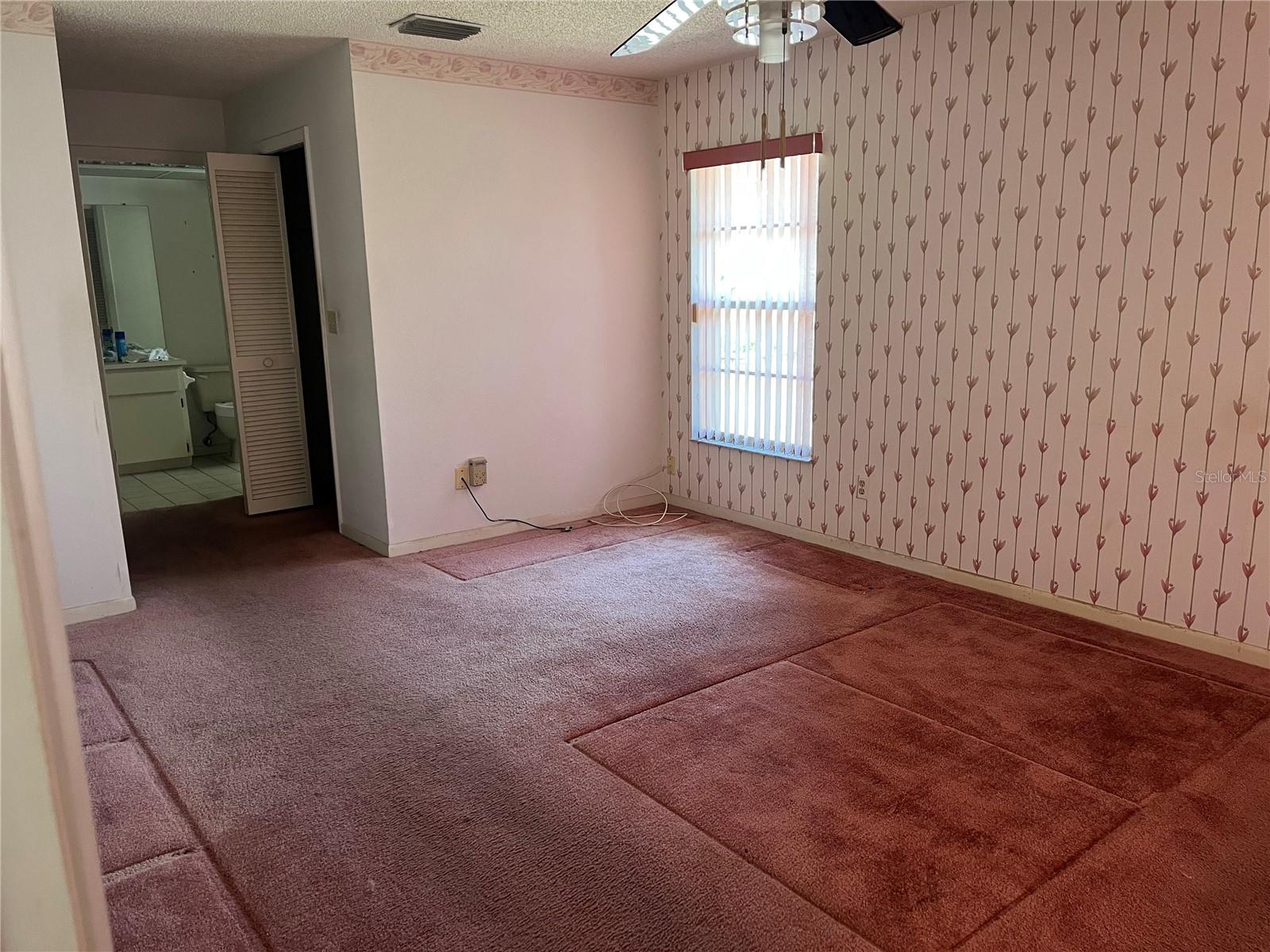 Listing photo id 14 for 8130 Shalom Drive