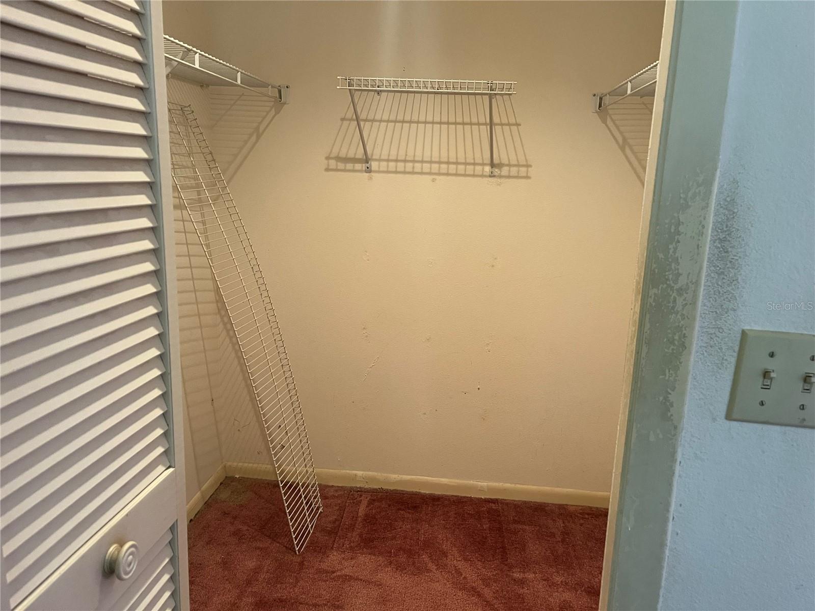 Listing photo id 15 for 8130 Shalom Drive