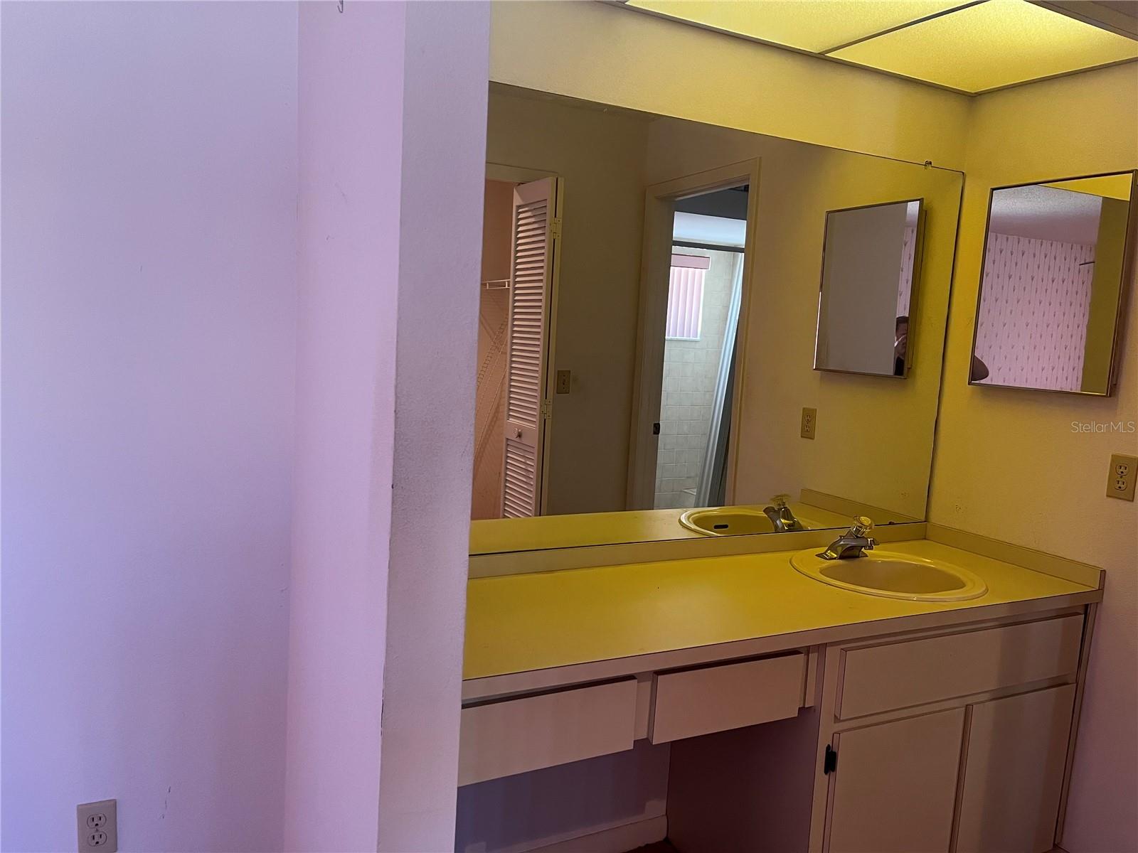 Listing photo id 16 for 8130 Shalom Drive