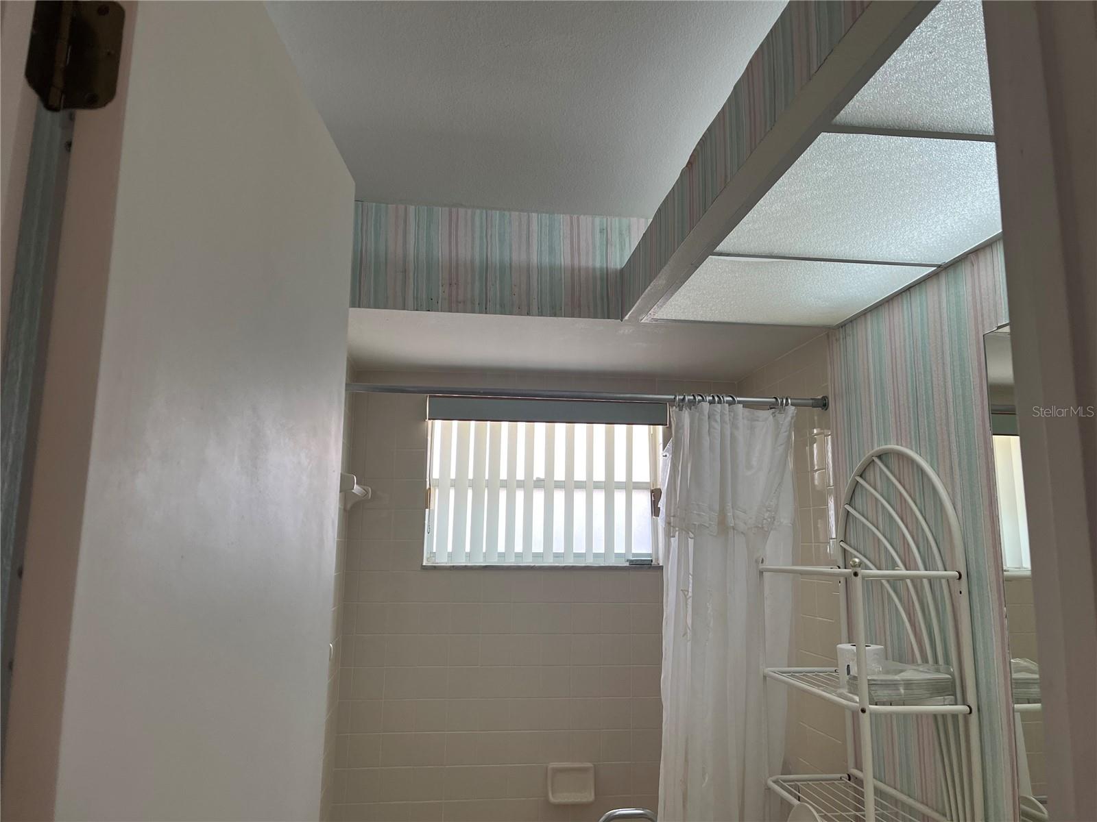 Listing photo id 21 for 8130 Shalom Drive