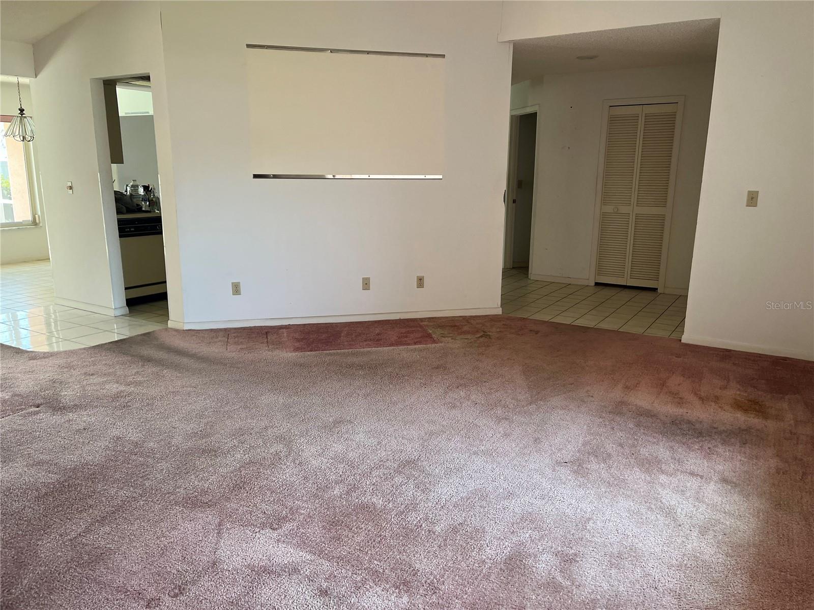 Listing photo id 3 for 8130 Shalom Drive