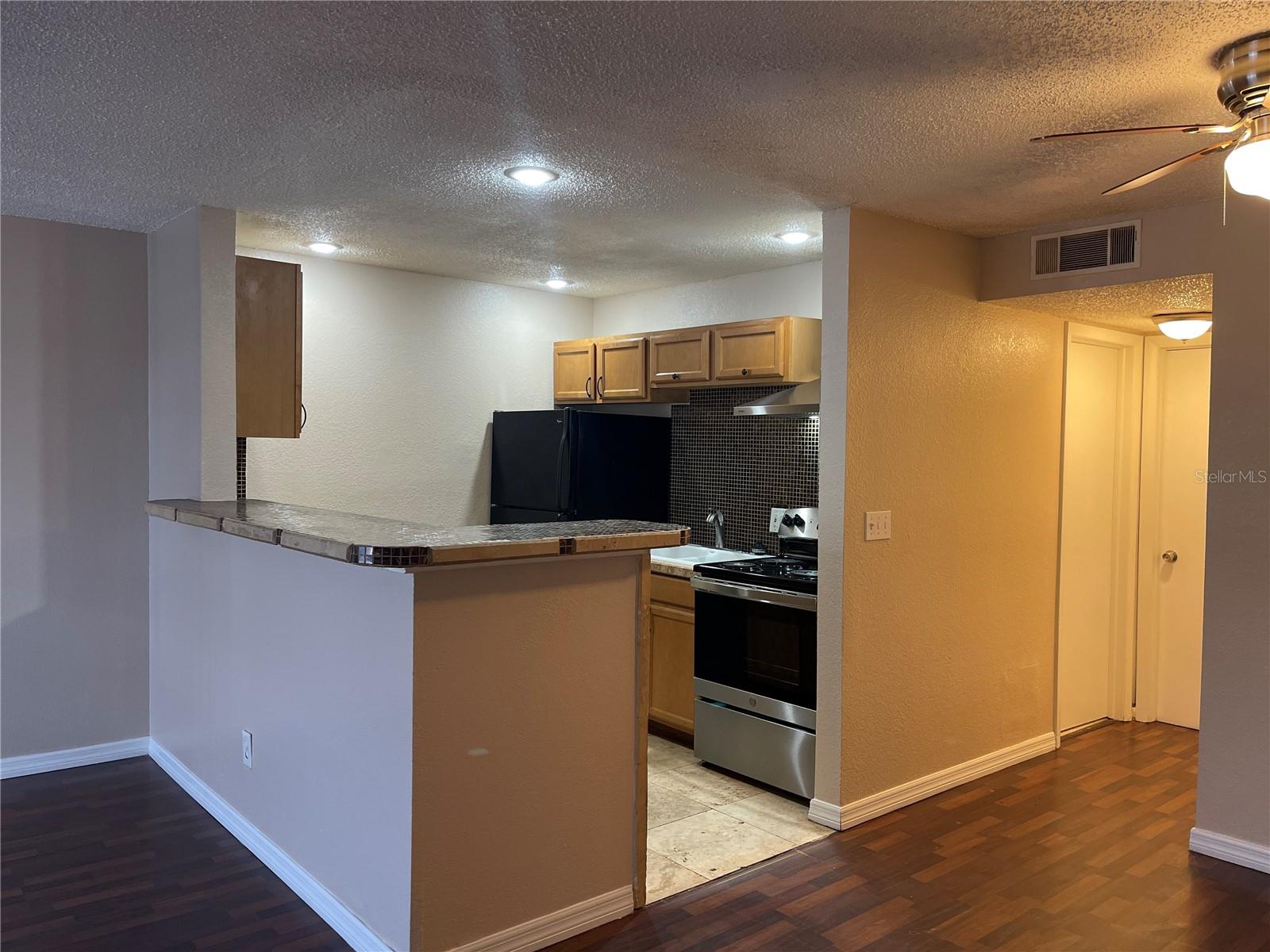 Image 9 of 14 For 9105 Hillsborough Avenue I104