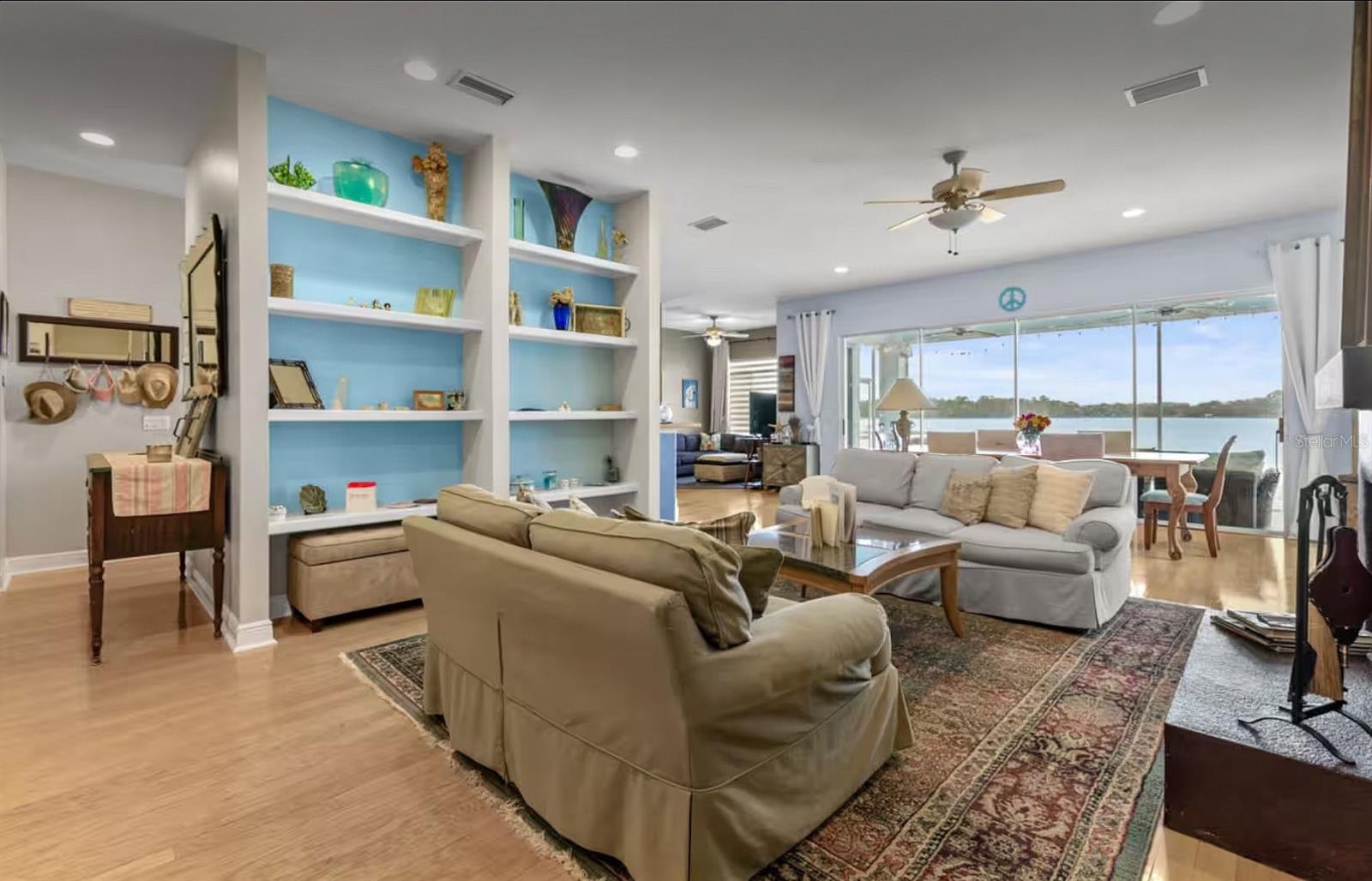 Listing photo id 14 for 8701 Lake Calm Lane