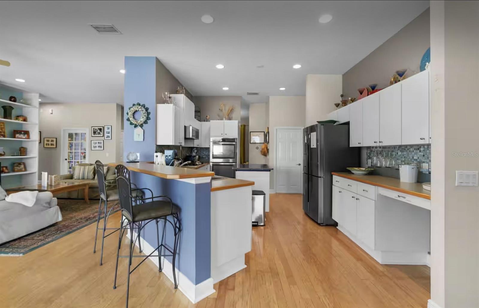 Listing photo id 20 for 8701 Lake Calm Lane