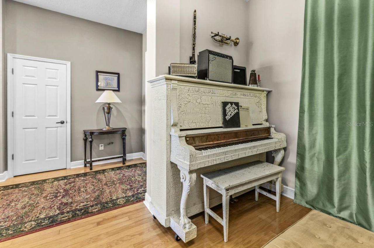 Listing photo id 23 for 8701 Lake Calm Lane
