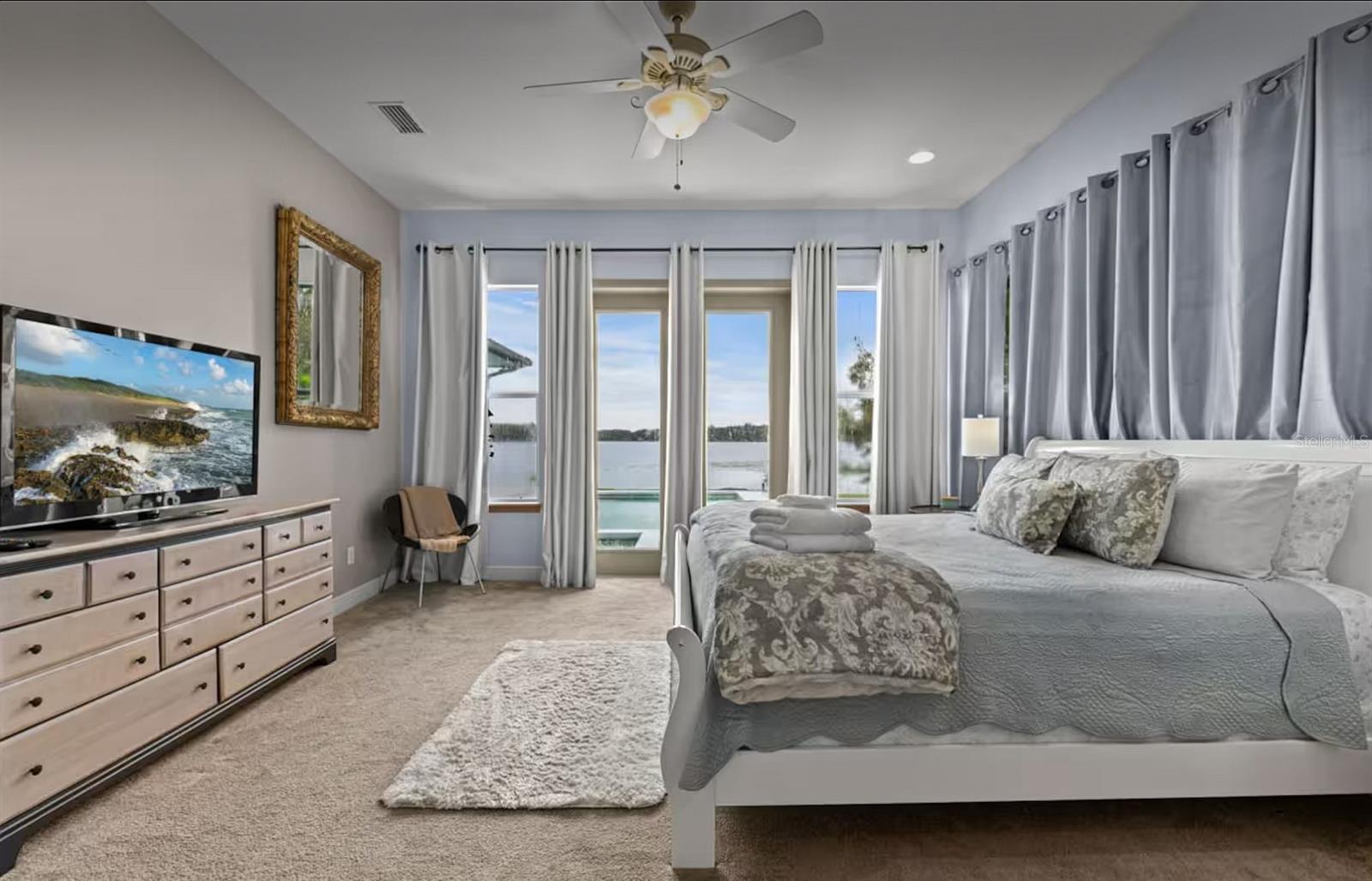 Listing photo id 25 for 8701 Lake Calm Lane