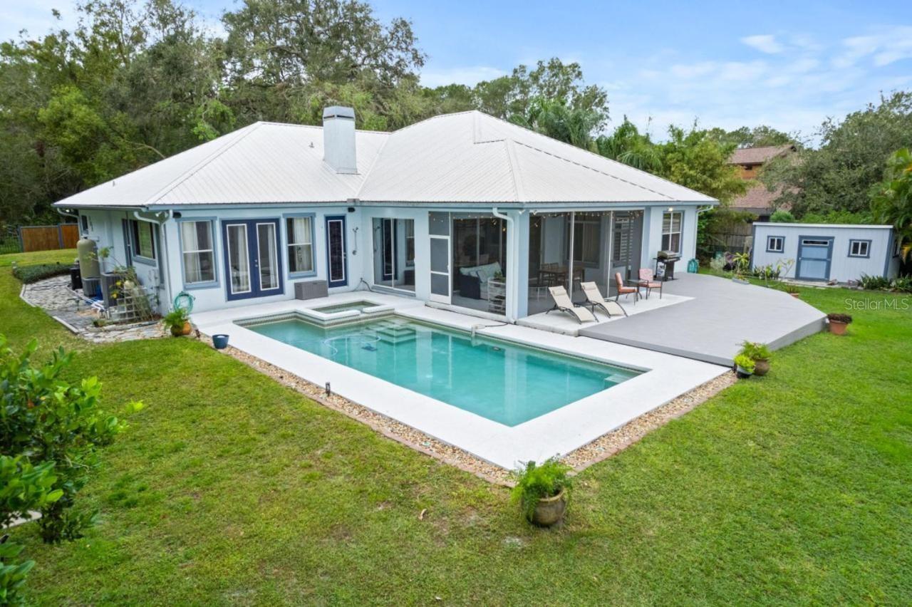 Listing photo id 1 for 8701 Lake Calm Lane