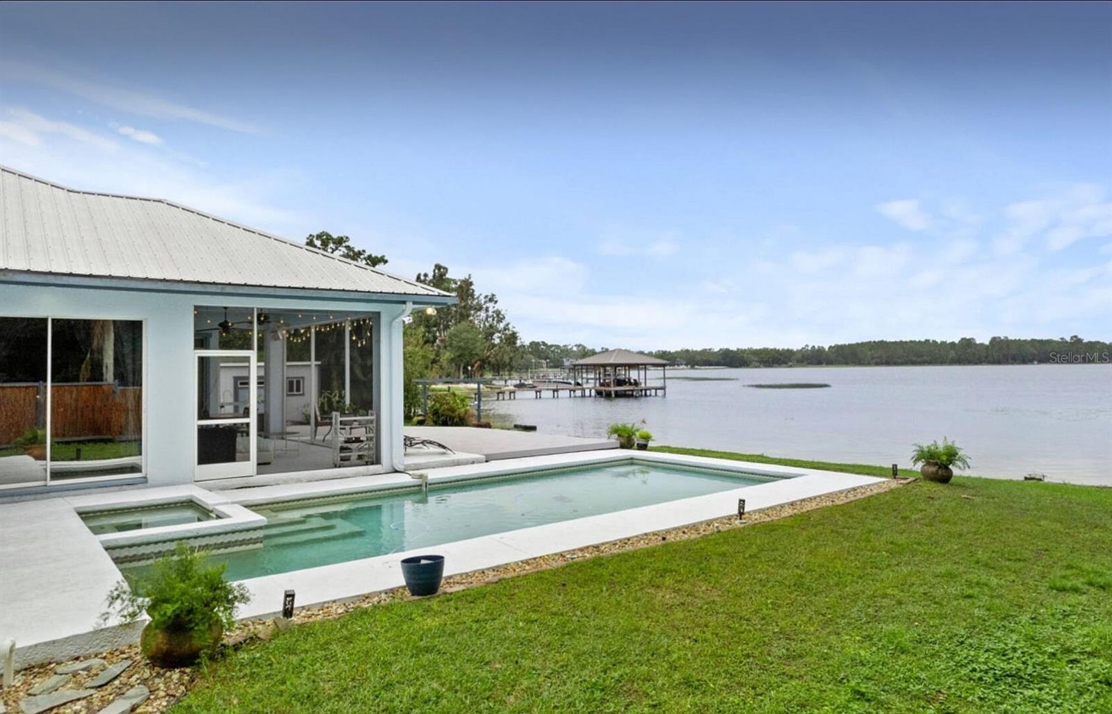 Listing photo id 4 for 8701 Lake Calm Lane