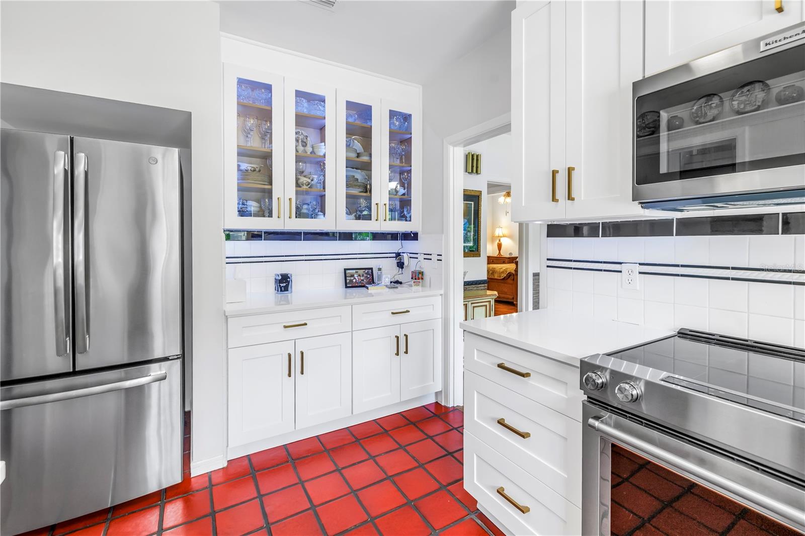 Listing photo id 15 for 356 20th Avenue Ne