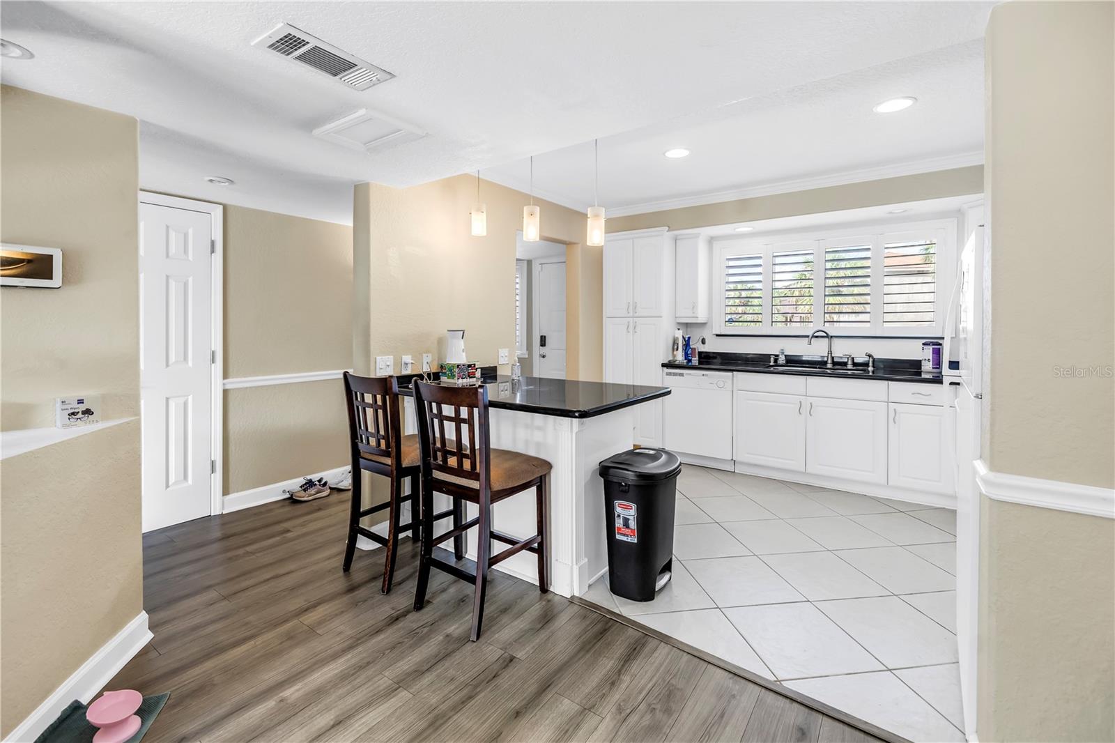 Image 11 of 37 For 6309 Newtown Circle 9b2
