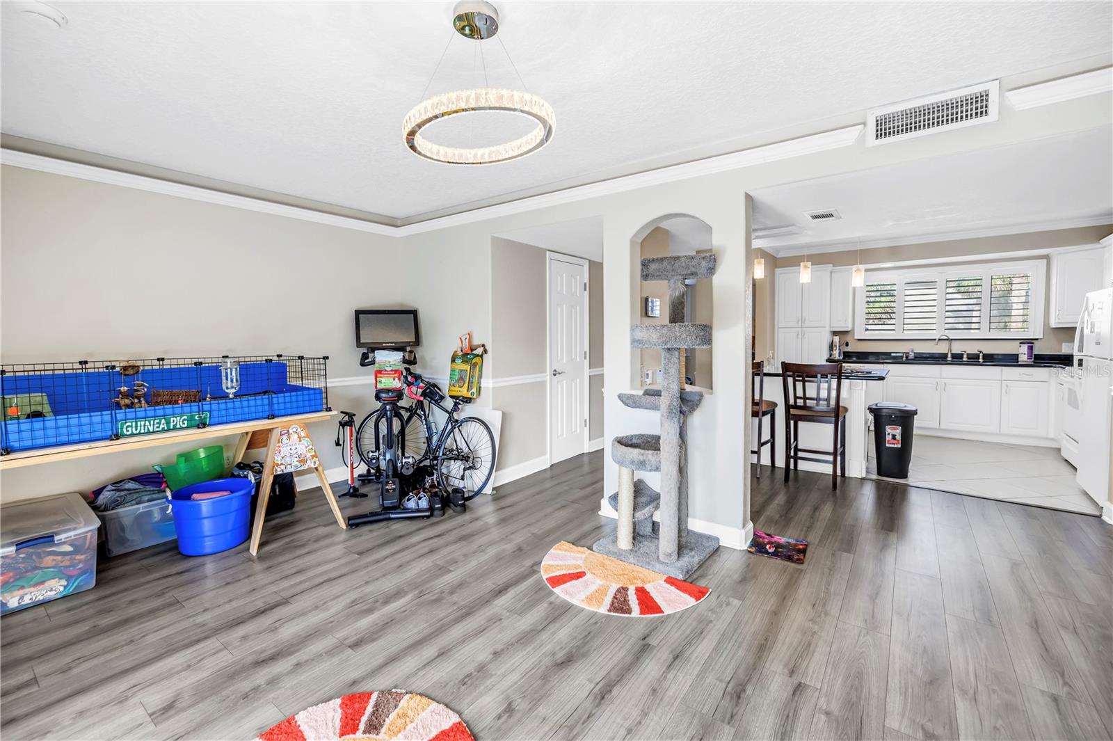Image 15 of 37 For 6309 Newtown Circle 9b2