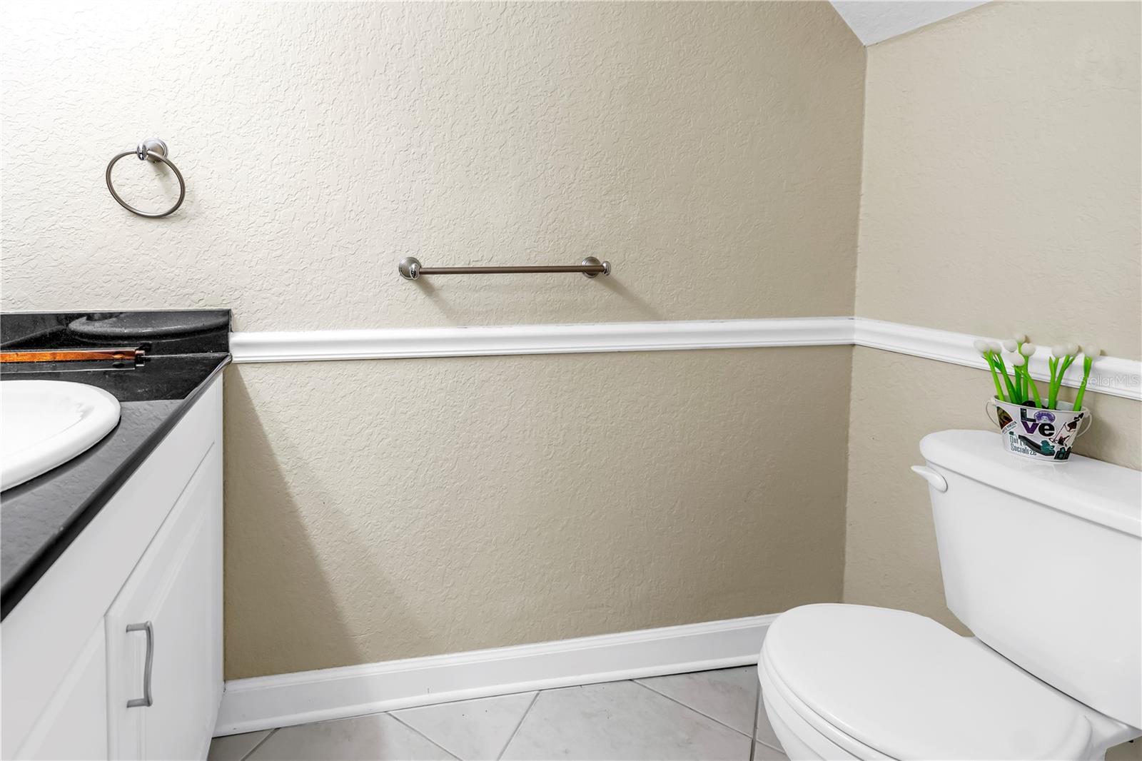 Image 16 of 37 For 6309 Newtown Circle 9b2