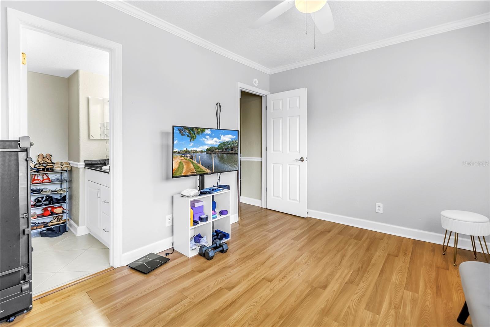 Image 20 of 37 For 6309 Newtown Circle 9b2