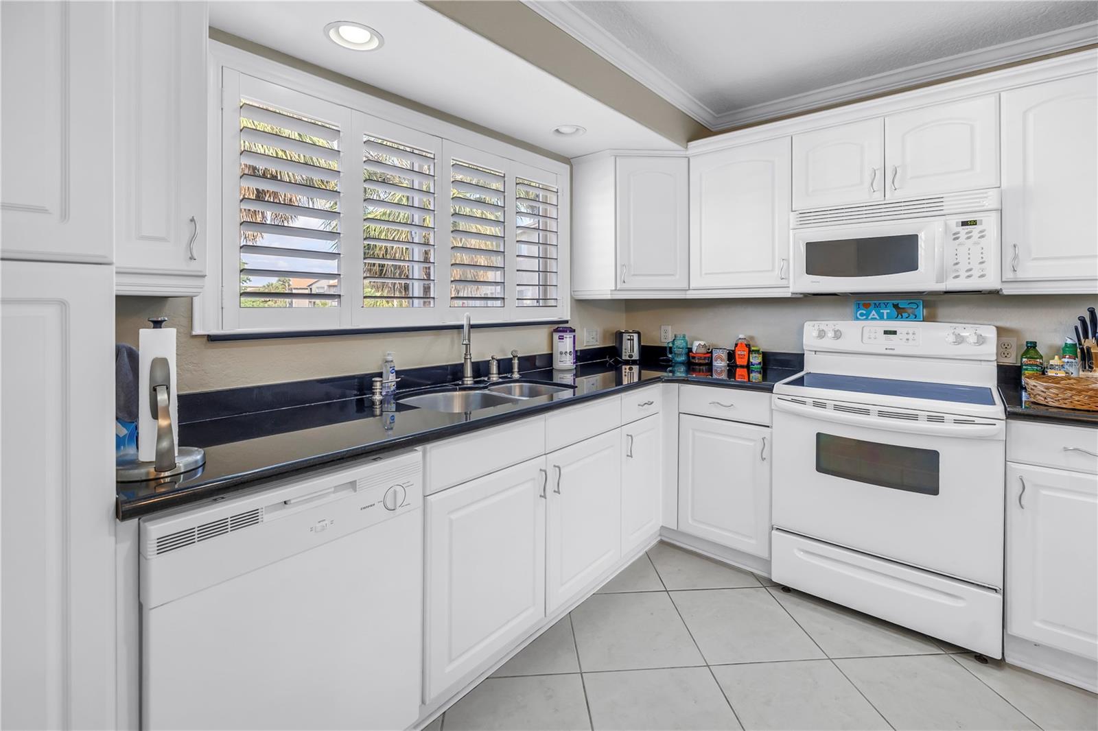 Image 3 of 37 For 6309 Newtown Circle 9b2