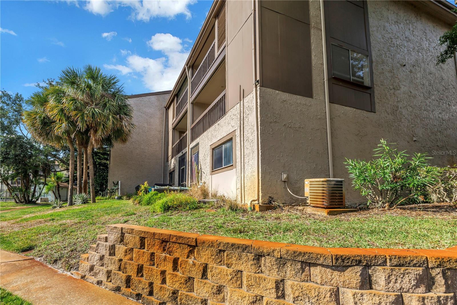 Image 5 of 37 For 6309 Newtown Circle 9b2