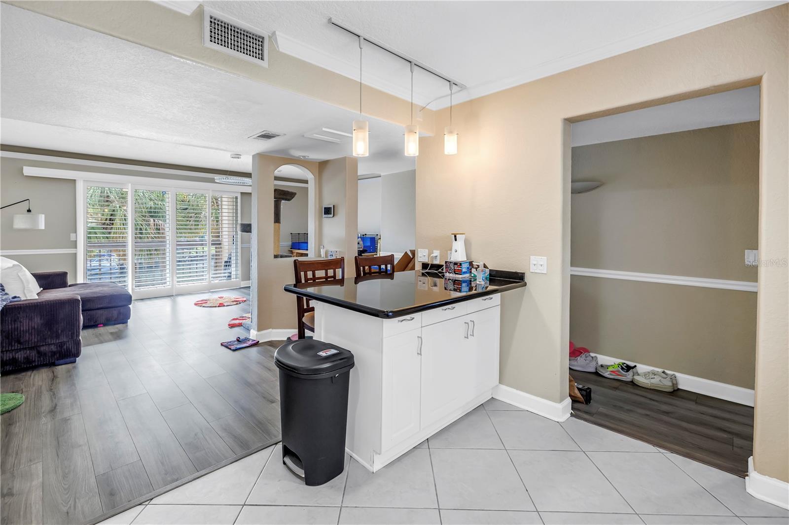 Image 8 of 37 For 6309 Newtown Circle 9b2