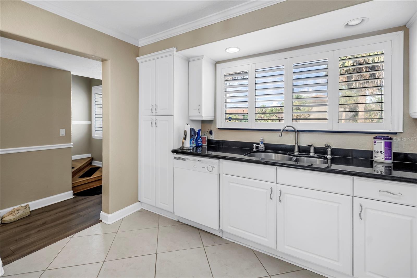 Image 9 of 37 For 6309 Newtown Circle 9b2