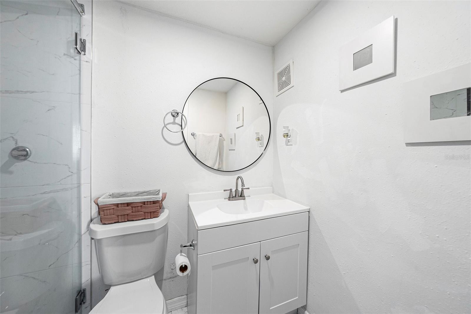 Image 17 of 23 For 4521 North Street