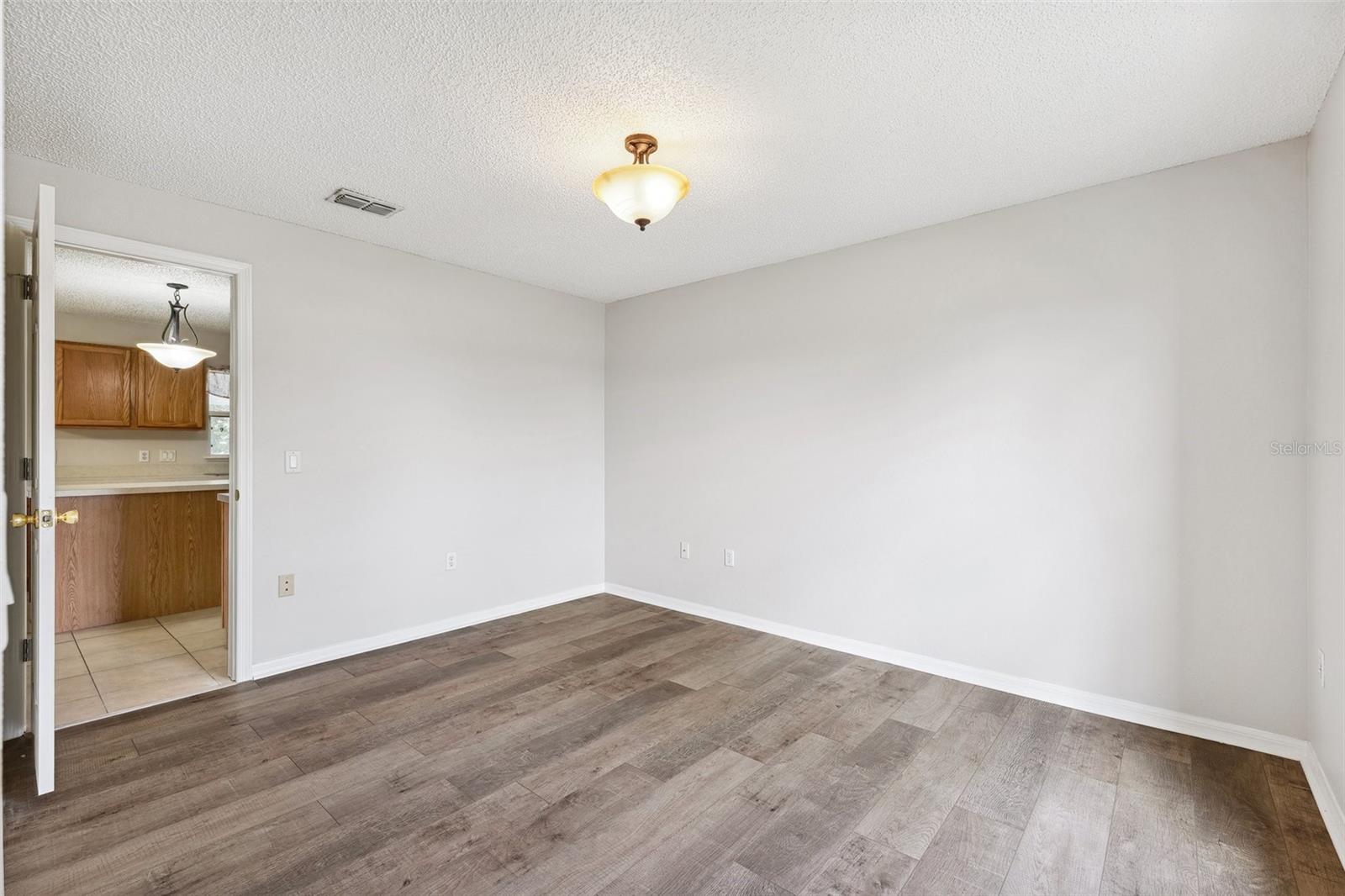 Image 8 of 50 For 12470 Elgin Boulevard