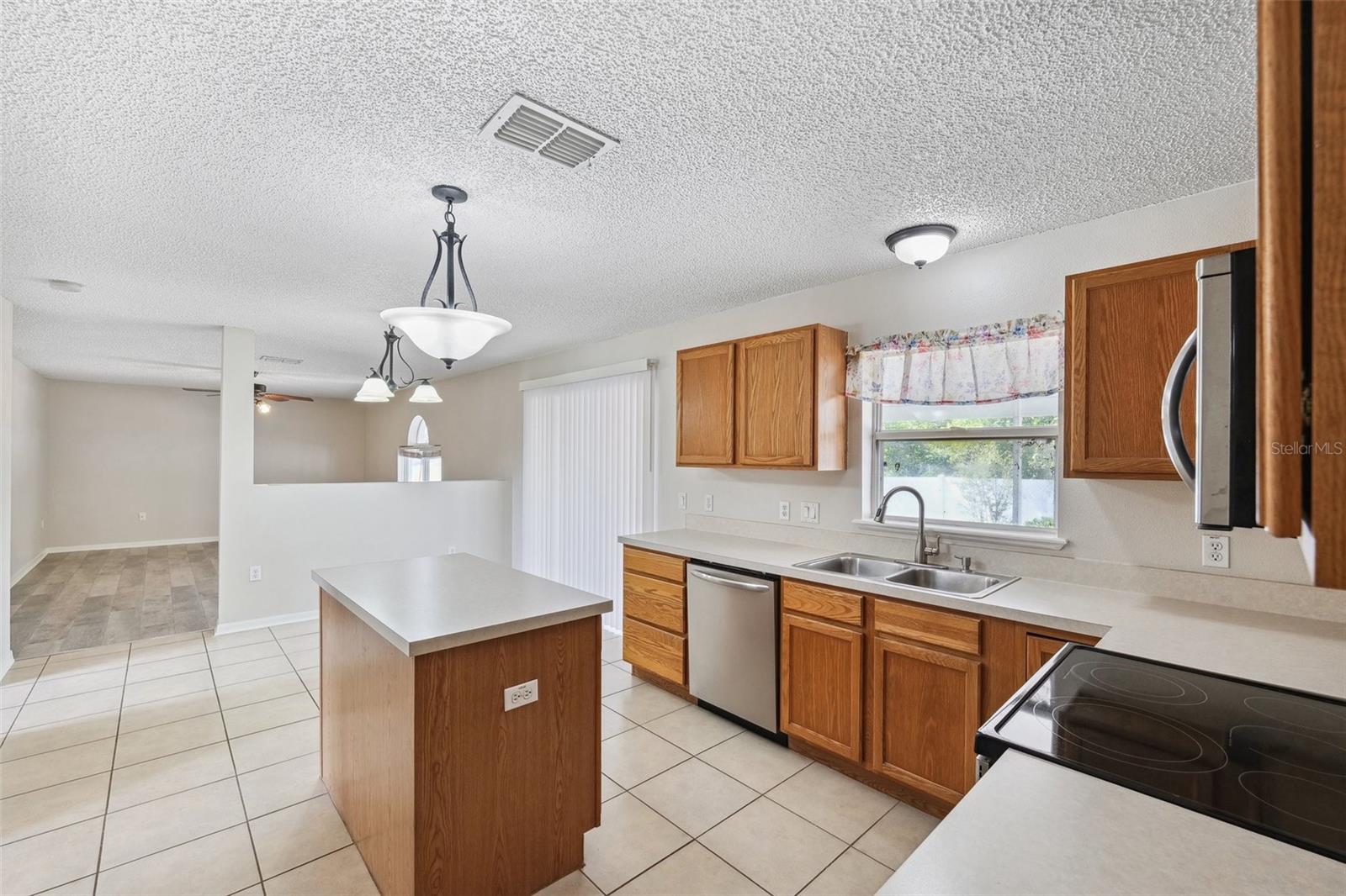 Image 9 of 50 For 12470 Elgin Boulevard