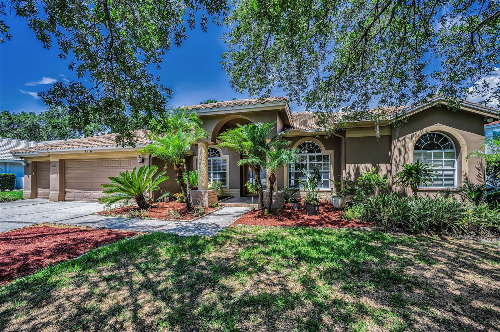 Details for 1516 Lake Woodlands Parkway, OLDSMAR, FL 34677