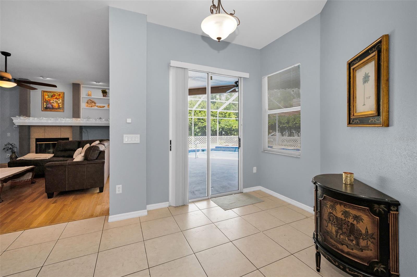 Image 16 of 100 For 1516 Lake Woodlands Parkway