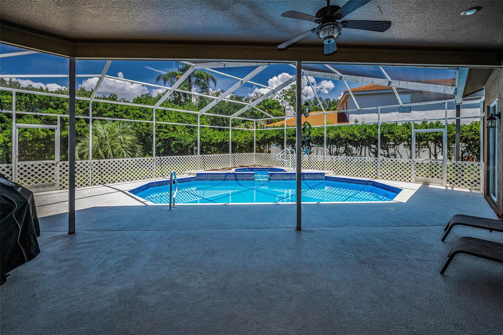 Image 37 of 100 For 1516 Lake Woodlands Parkway