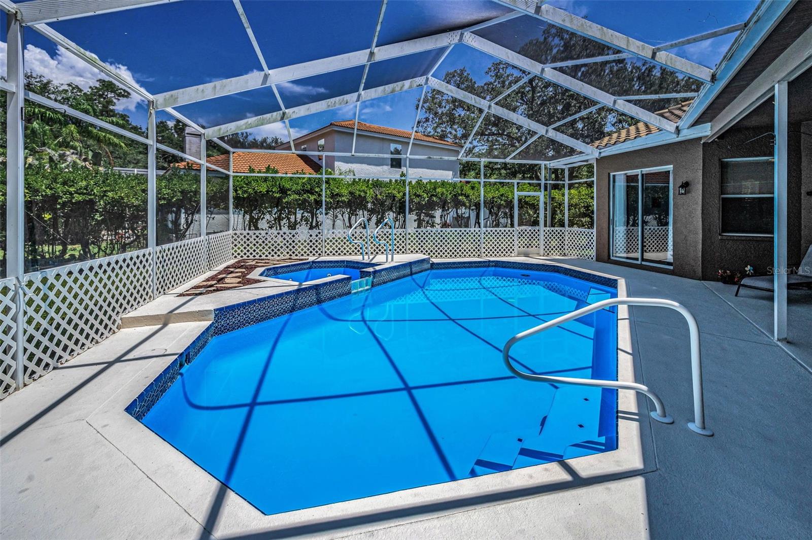 Image 42 of 100 For 1516 Lake Woodlands Parkway