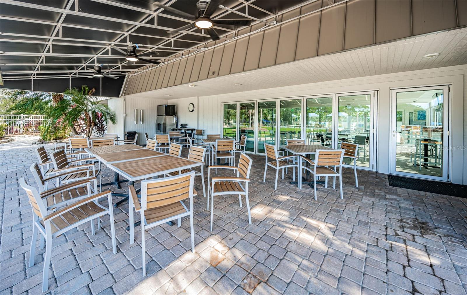 Image 83 of 100 For 1516 Lake Woodlands Parkway